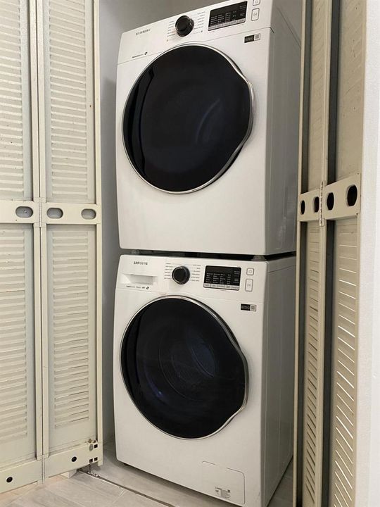 LAUDRY CLOSET