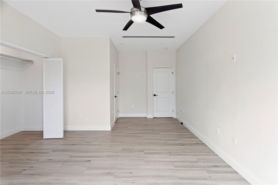 В аренду: $3,250 (3 спален, 2 ванн, 1300 Квадратных фут)