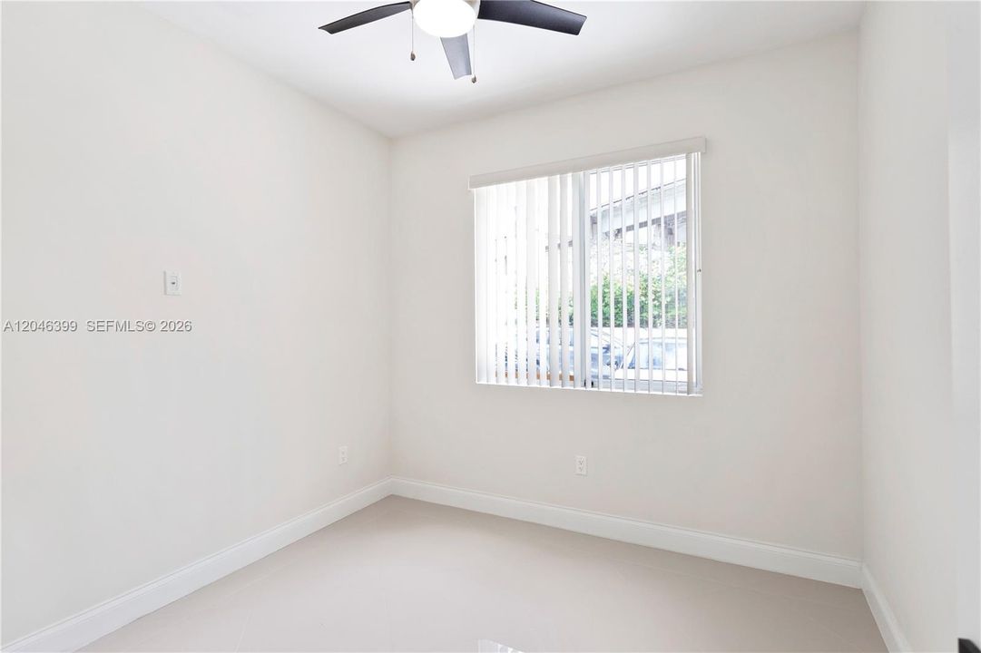В аренду: $3,250 (3 спален, 2 ванн, 1300 Квадратных фут)