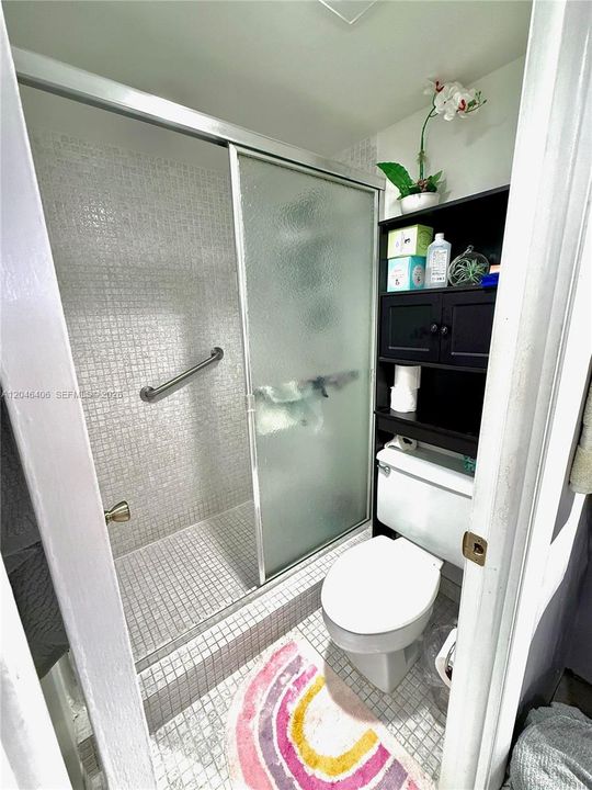 For Rent: $2,100 (2 beds, 2 baths, 980 Square Feet)