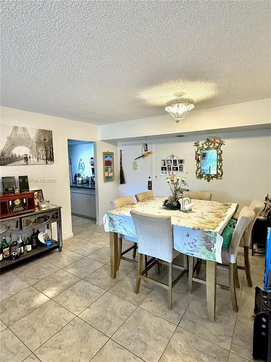 For Rent: $2,100 (2 beds, 2 baths, 980 Square Feet)