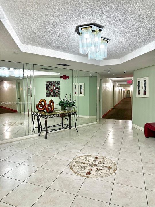 For Rent: $2,100 (2 beds, 2 baths, 980 Square Feet)