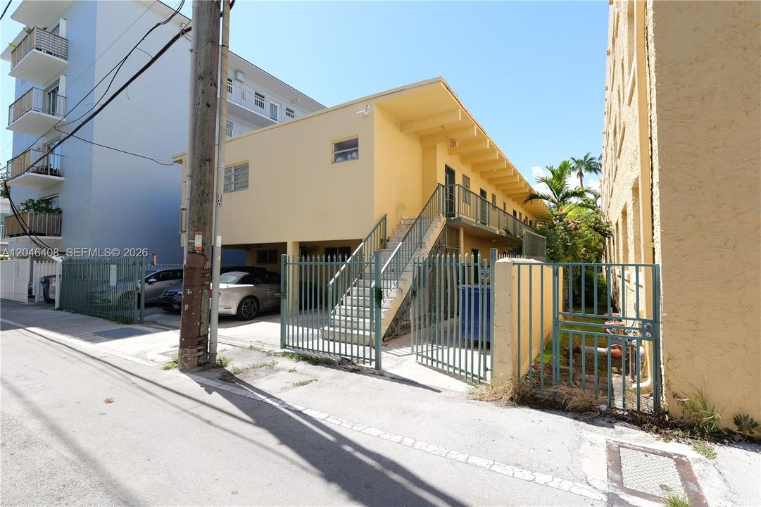 For Sale: $205,000 (0 beds, 1 baths, 394 Square Feet)