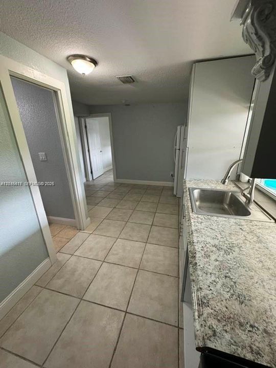 For Rent: $1,800 (2 beds, 1 baths, 1520 Square Feet)