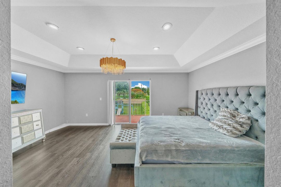 19 Primary Bedroom (1)