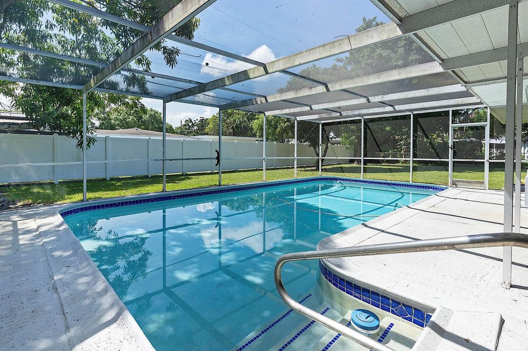 521 SW 59th st - - 049