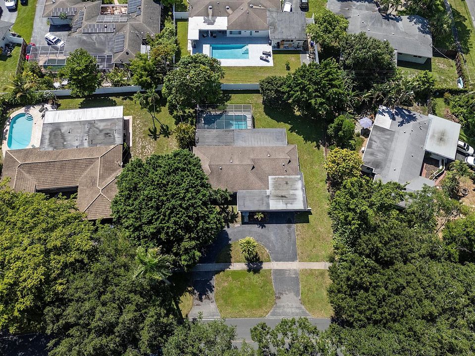 521 SW 59th st - - 008