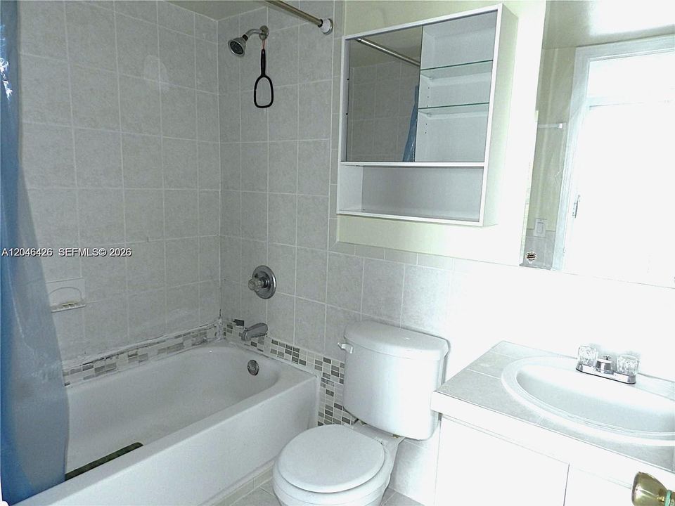 В аренду: $1,640 (1 спален, 1 ванн, 718 Квадратных фут)