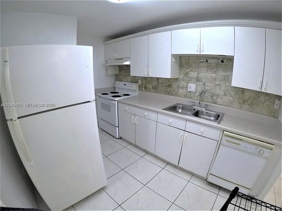 В аренду: $1,640 (1 спален, 1 ванн, 718 Квадратных фут)