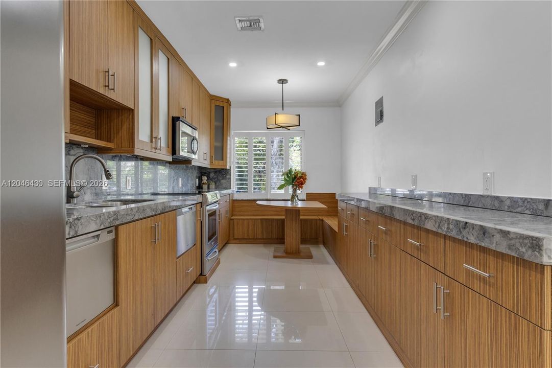 For Rent: $7,900 (4 beds, 4 baths, 3093 Square Feet)