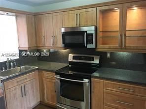 En Renta: $4,000 (4 camas, 3 baños, 1712 Pies cuadrados)