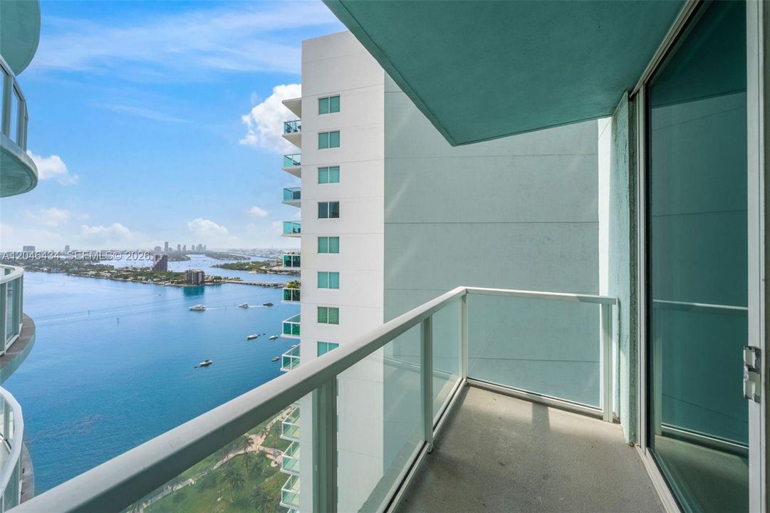 For Rent: $2,750 (1 beds, 1 baths, 651 Square Feet)