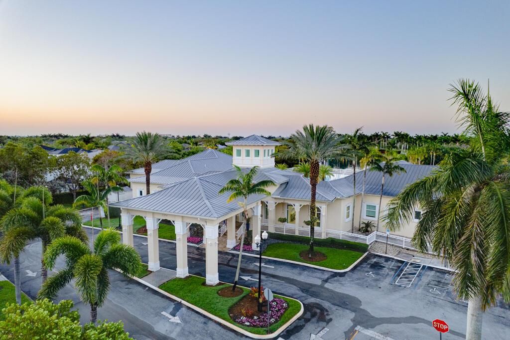 clubhouse outside