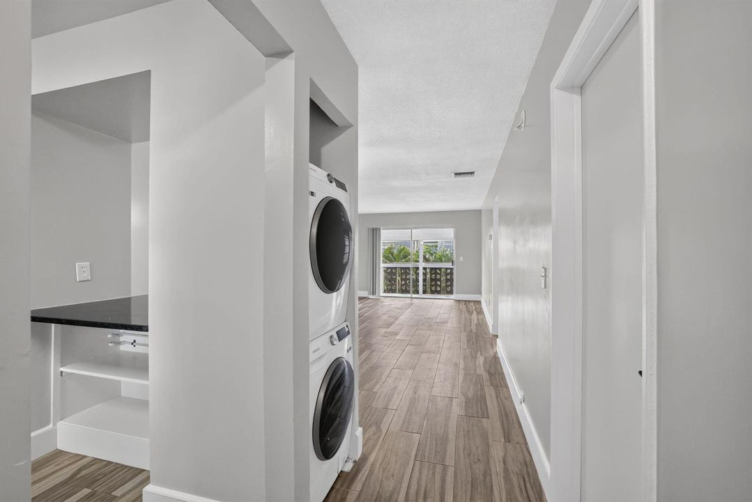 Entry w/ Washer & Dryer