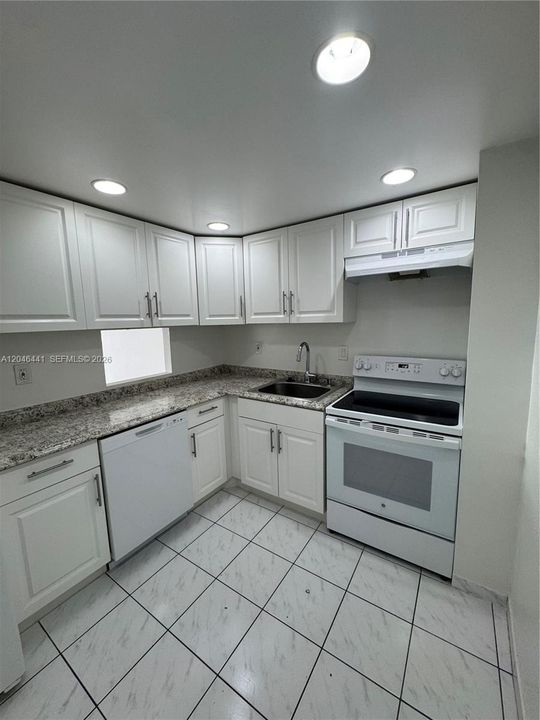 В аренду: $1,950 (1 спален, 1 ванн, 780 Квадратных фут)