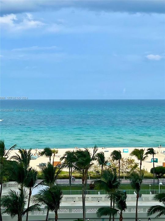 For Rent: $2,249 (1 beds, 1 baths, 726 Square Feet)