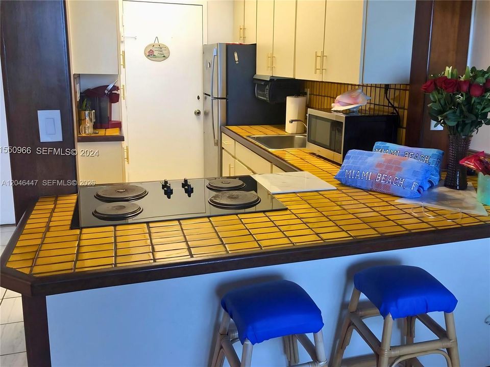 For Rent: $2,249 (1 beds, 1 baths, 726 Square Feet)
