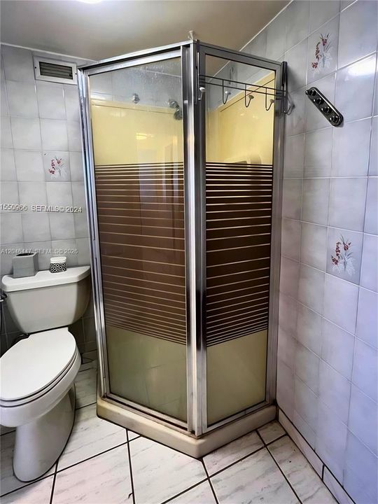 For Rent: $2,249 (1 beds, 1 baths, 726 Square Feet)