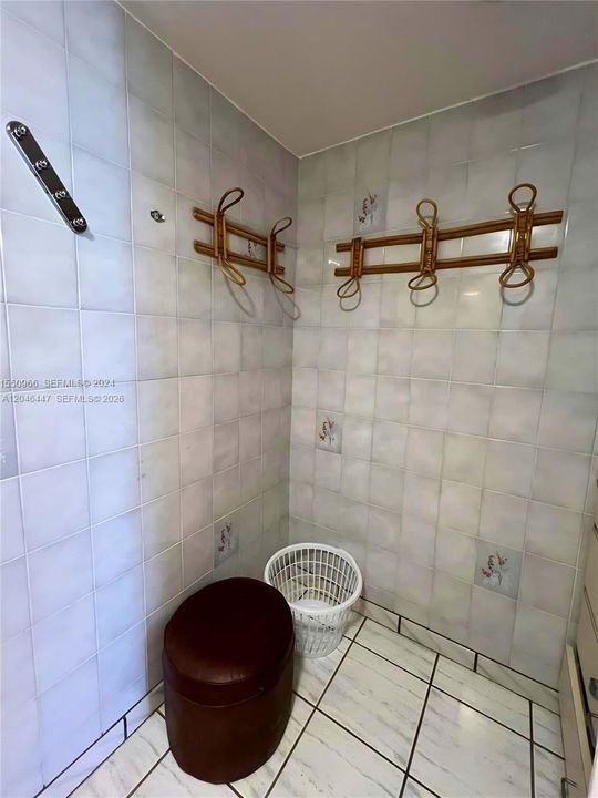 For Rent: $2,249 (1 beds, 1 baths, 726 Square Feet)