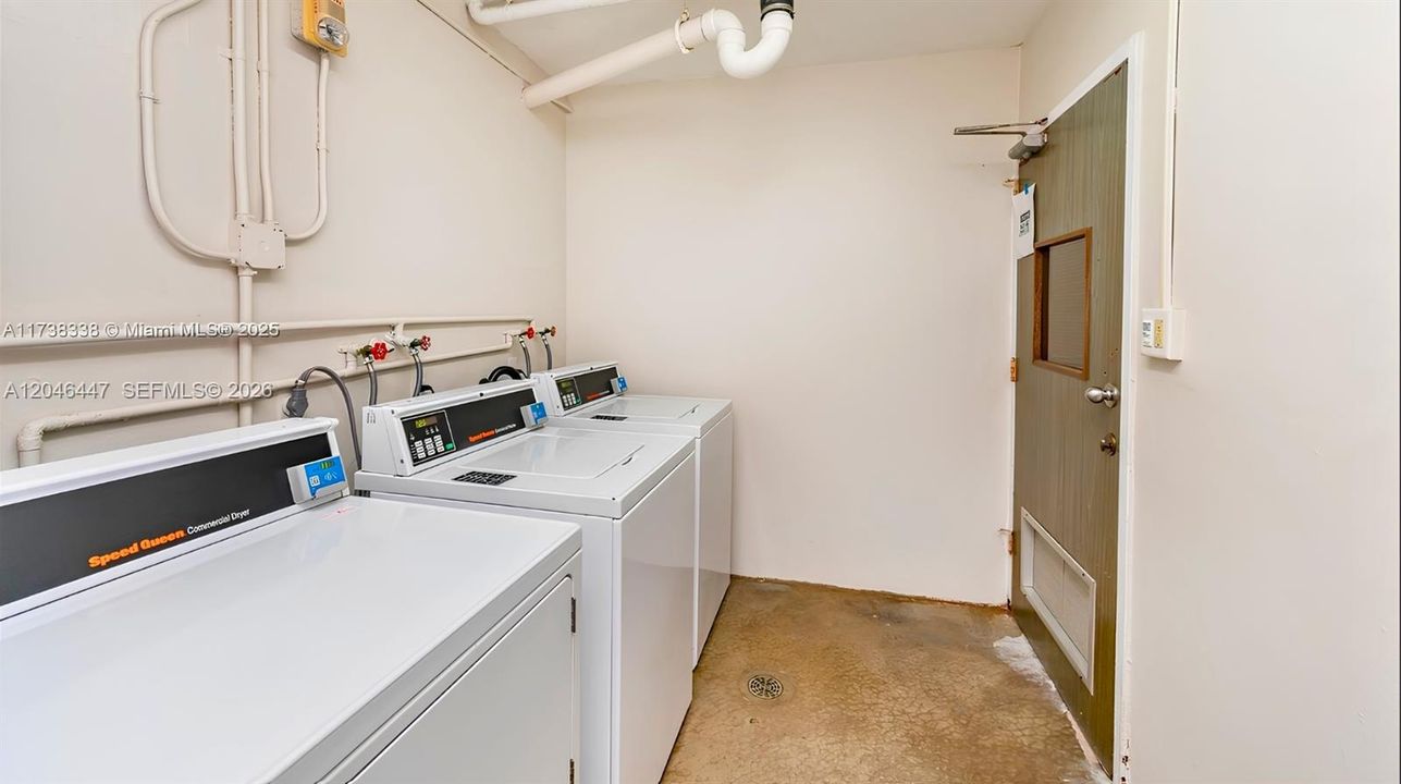 For Rent: $2,249 (1 beds, 1 baths, 726 Square Feet)