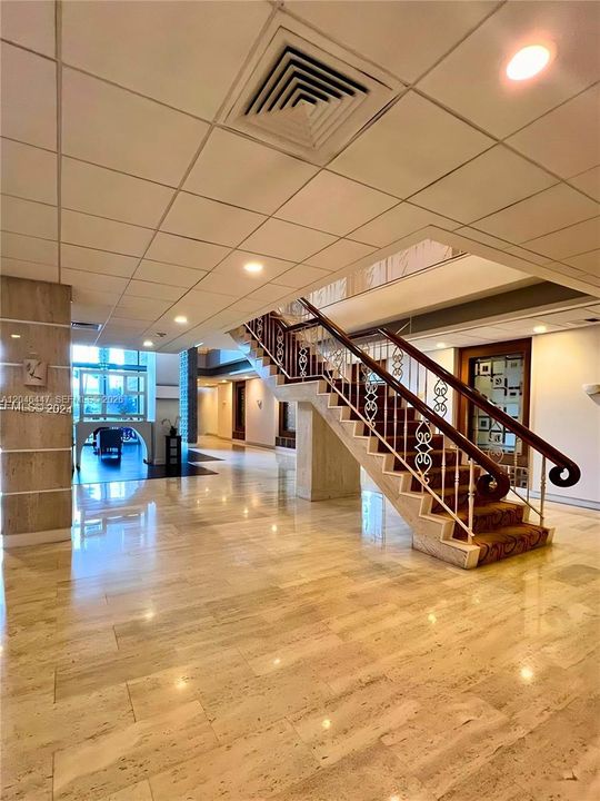 For Rent: $2,249 (1 beds, 1 baths, 726 Square Feet)