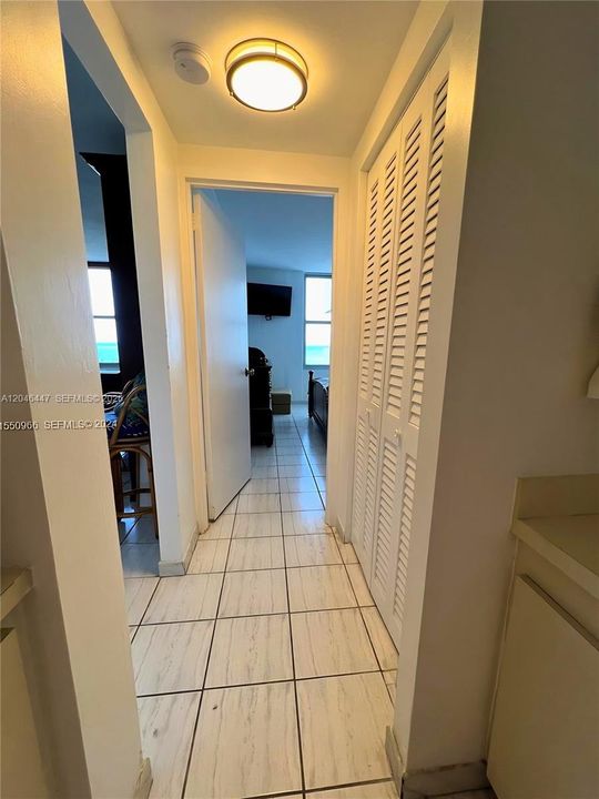For Rent: $2,249 (1 beds, 1 baths, 726 Square Feet)