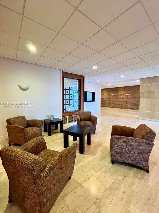 For Rent: $2,249 (1 beds, 1 baths, 726 Square Feet)