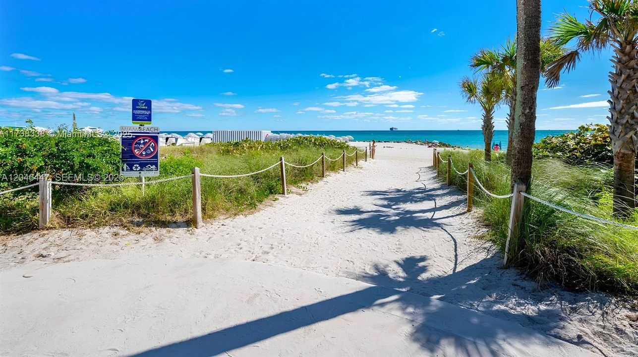 For Rent: $2,249 (1 beds, 1 baths, 726 Square Feet)