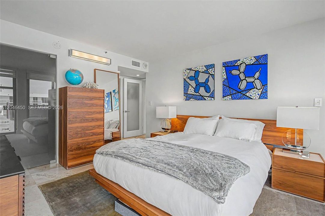 For Sale: $749,000 (1 beds, 1 baths, 798 Square Feet)