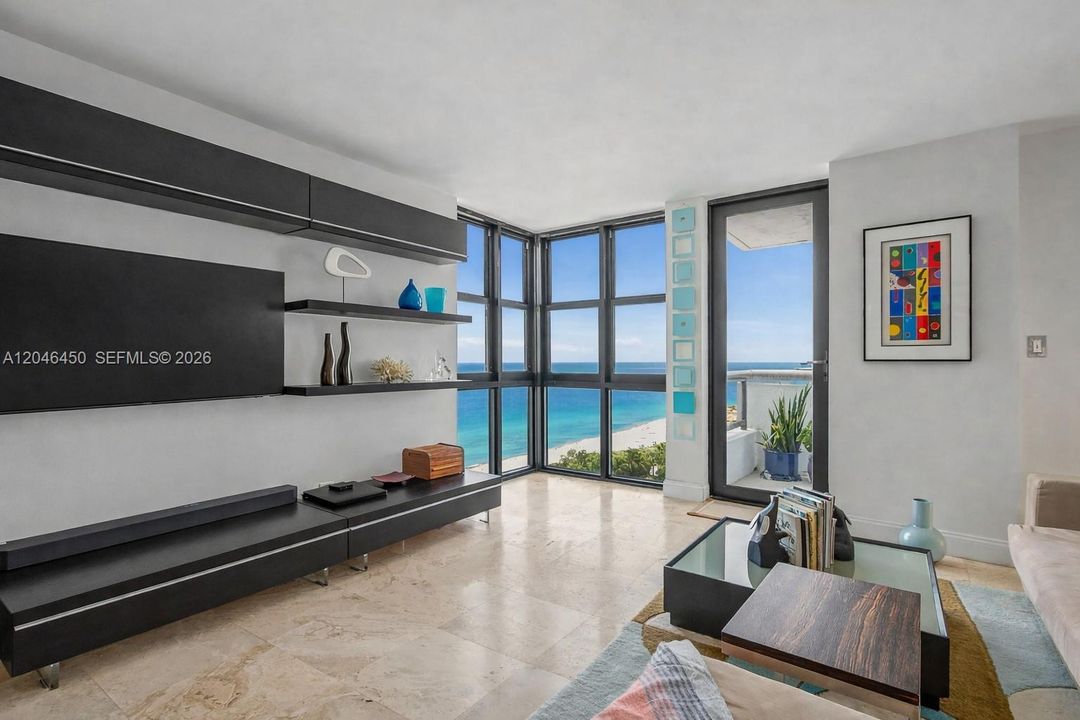 For Sale: $749,000 (1 beds, 1 baths, 798 Square Feet)