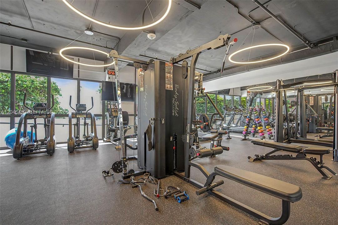 For Sale: $749,000 (1 beds, 1 baths, 798 Square Feet)