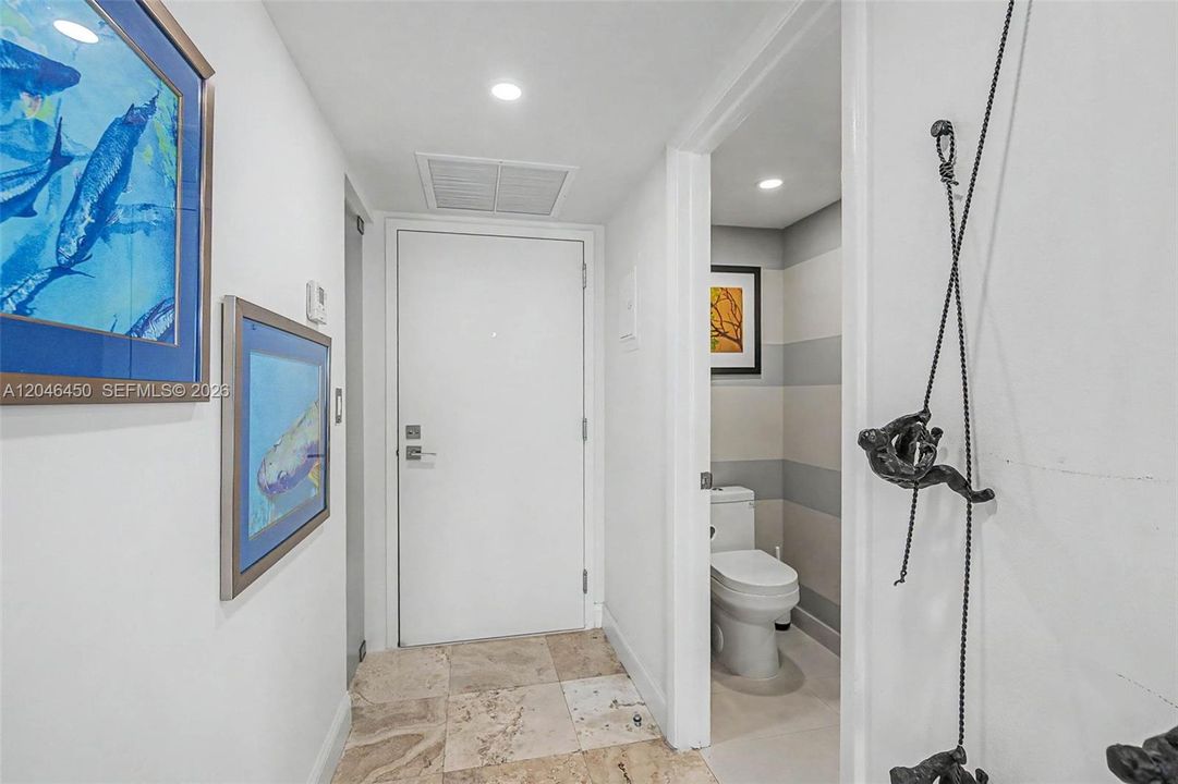 For Sale: $749,000 (1 beds, 1 baths, 798 Square Feet)