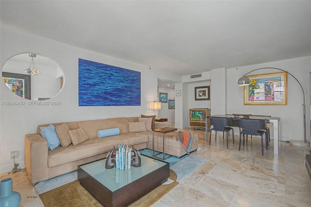 For Sale: $749,000 (1 beds, 1 baths, 798 Square Feet)