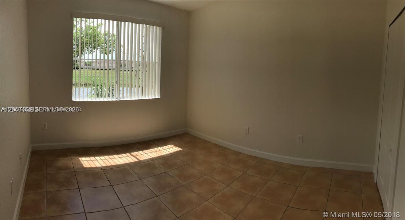 For Rent: $2,300 (2 beds, 2 baths, 967 Square Feet)