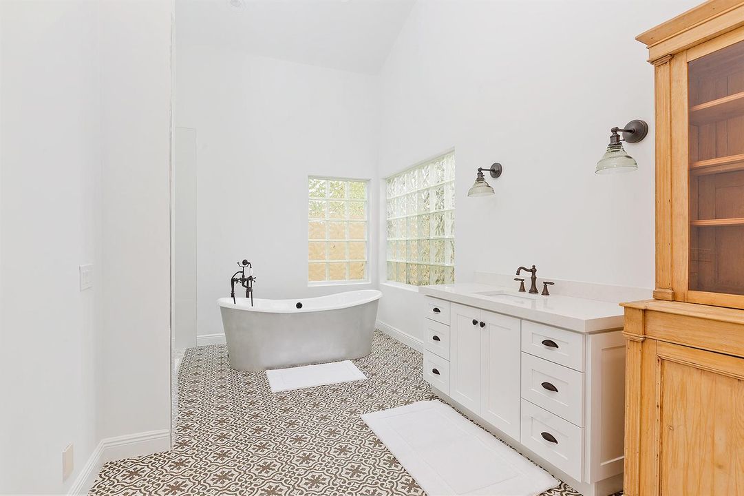 18_Masterbath_2