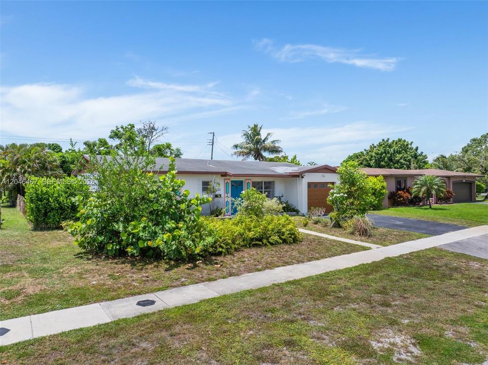 En Venta: $310,000 (2 camas, 2 baños, 1055 Pies cuadrados)