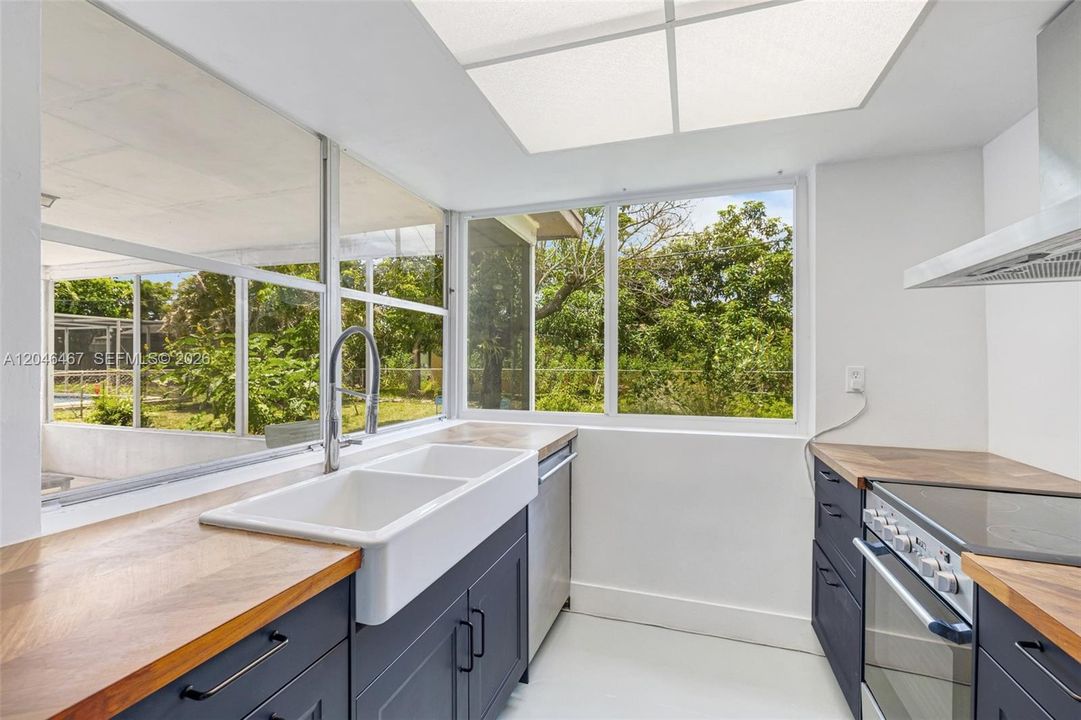 En Venta: $310,000 (2 camas, 2 baños, 1055 Pies cuadrados)