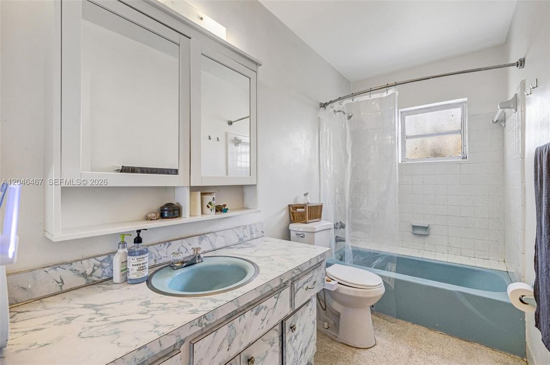 En Venta: $310,000 (2 camas, 2 baños, 1055 Pies cuadrados)