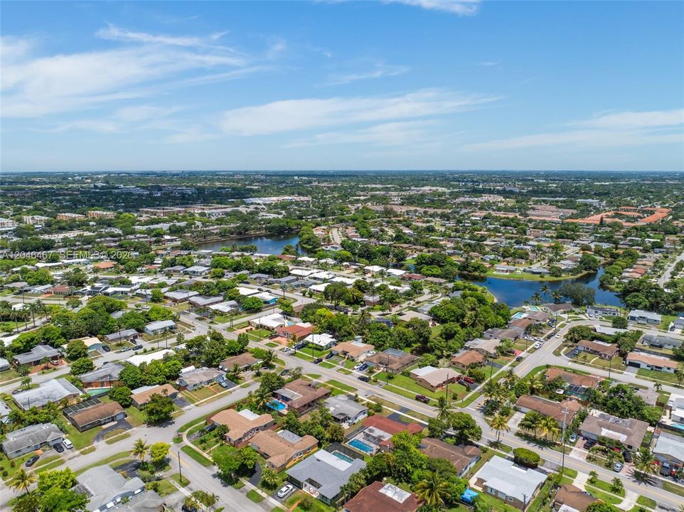 En Venta: $310,000 (2 camas, 2 baños, 1055 Pies cuadrados)