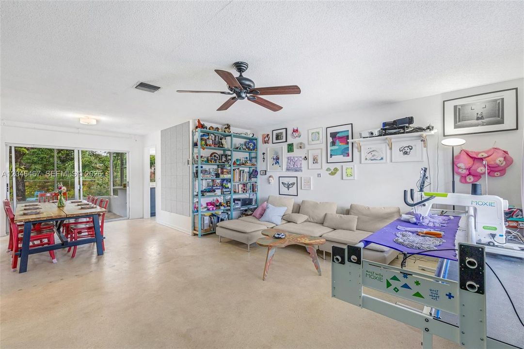 En Venta: $310,000 (2 camas, 2 baños, 1055 Pies cuadrados)