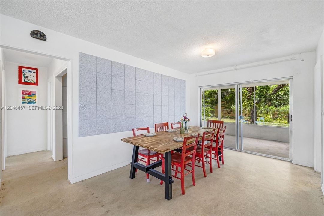 En Venta: $310,000 (2 camas, 2 baños, 1055 Pies cuadrados)
