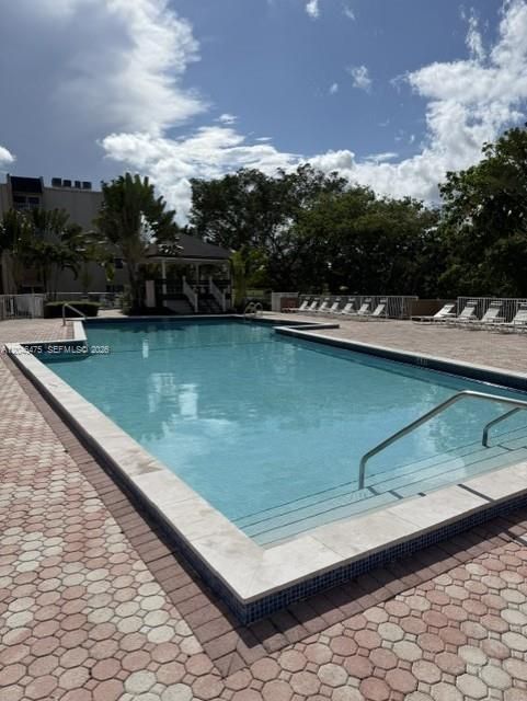 For Rent: $1,890 (1 beds, 1 baths, 809 Square Feet)