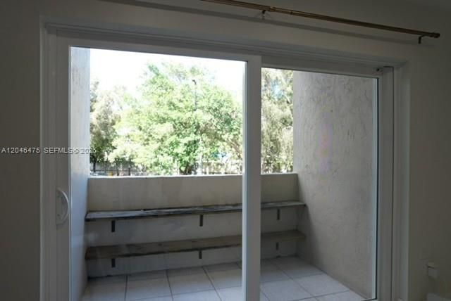 For Rent: $1,890 (1 beds, 1 baths, 809 Square Feet)