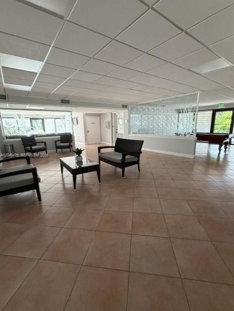 For Rent: $1,890 (1 beds, 1 baths, 809 Square Feet)