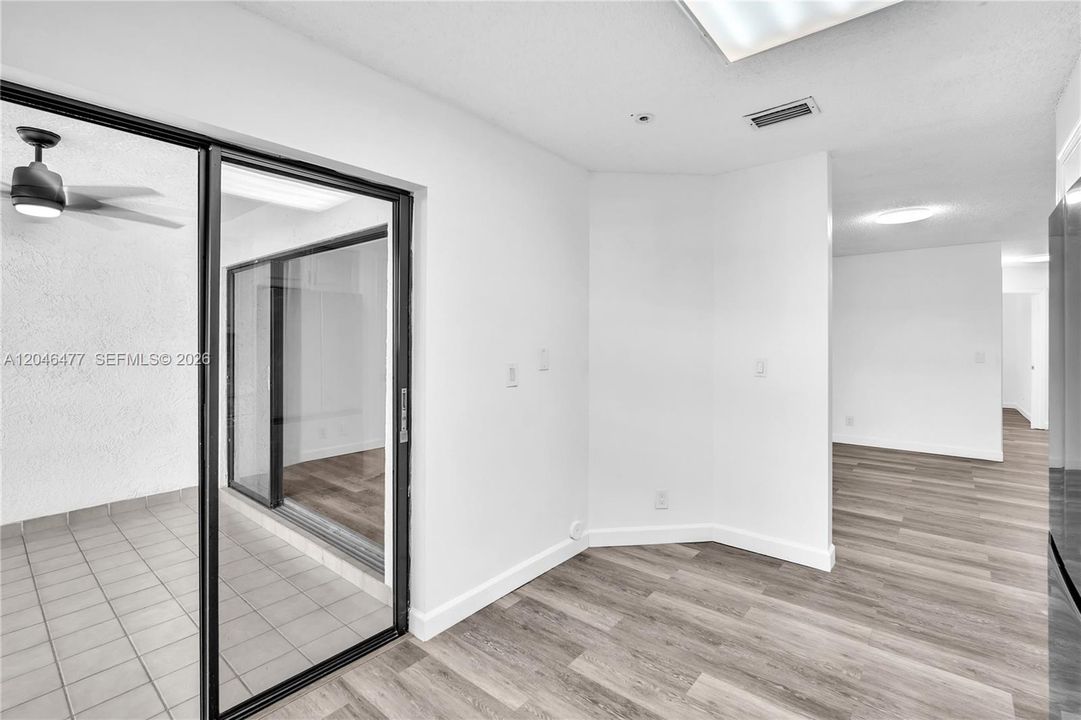 For Sale: $320,000 (2 beds, 2 baths, 1238 Square Feet)