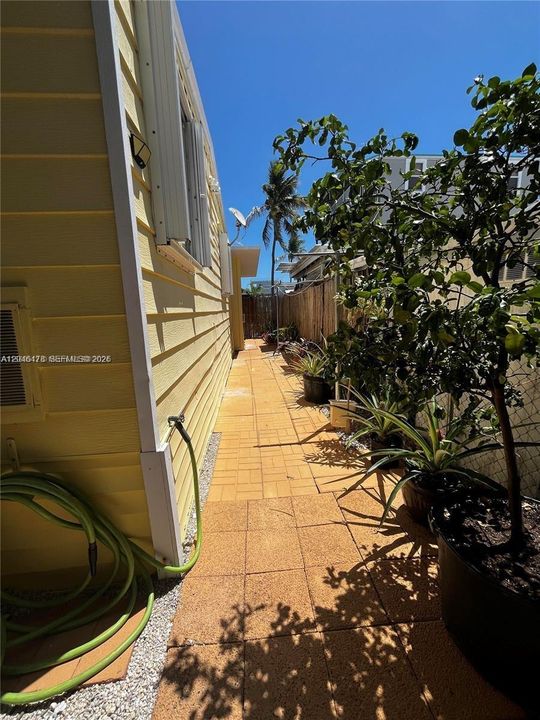 For Rent: $3,000 (2 beds, 2 baths, 1150 Square Feet)