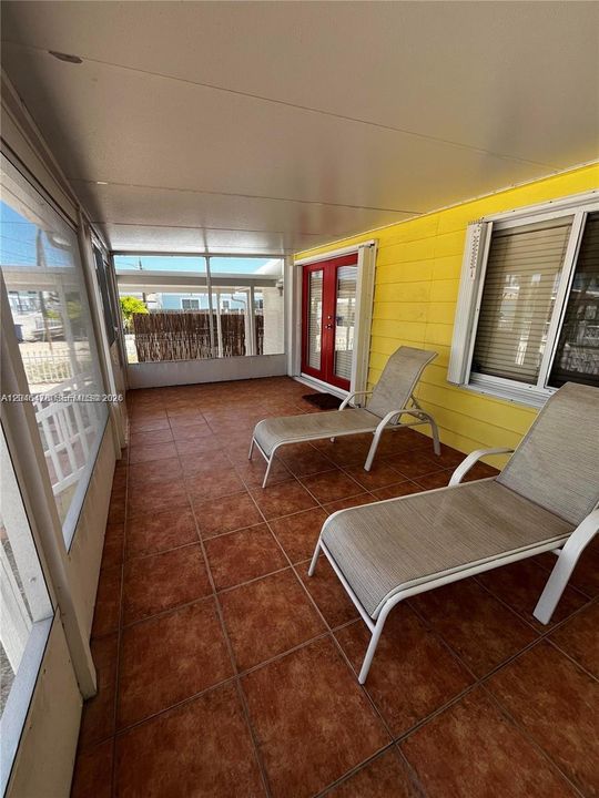 For Rent: $3,000 (2 beds, 2 baths, 1150 Square Feet)