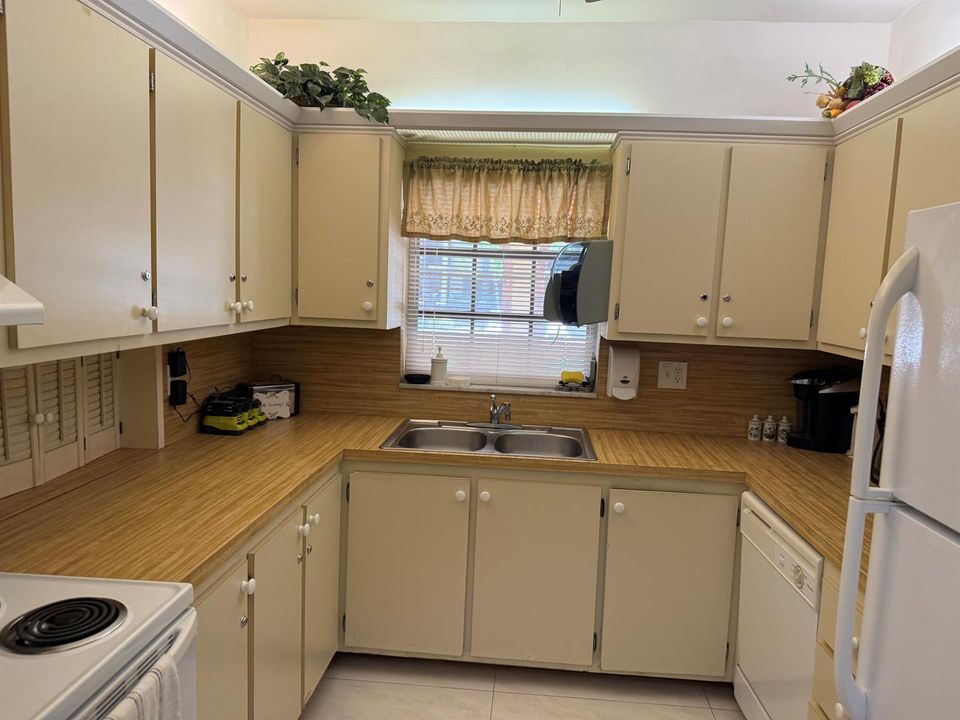 clubhouse kitchen