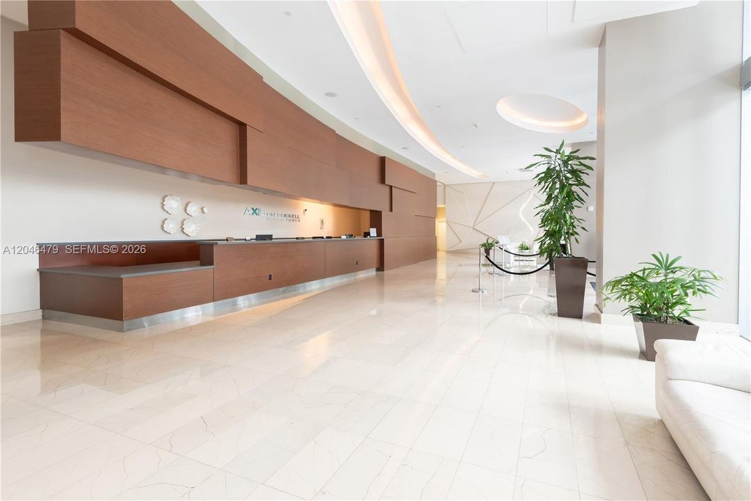 For Rent: $2,750 (1 beds, 1 baths, 705 Square Feet)