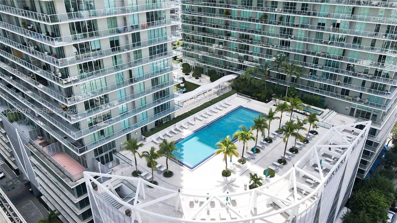 For Rent: $2,750 (1 beds, 1 baths, 705 Square Feet)